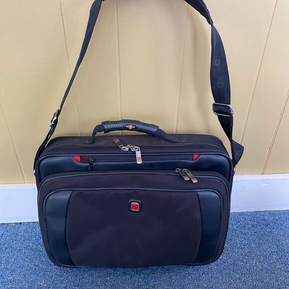 Swiss Wenger black laptop, computer carry-on shoulder messenger bag briefcase - Picture 1 of 16